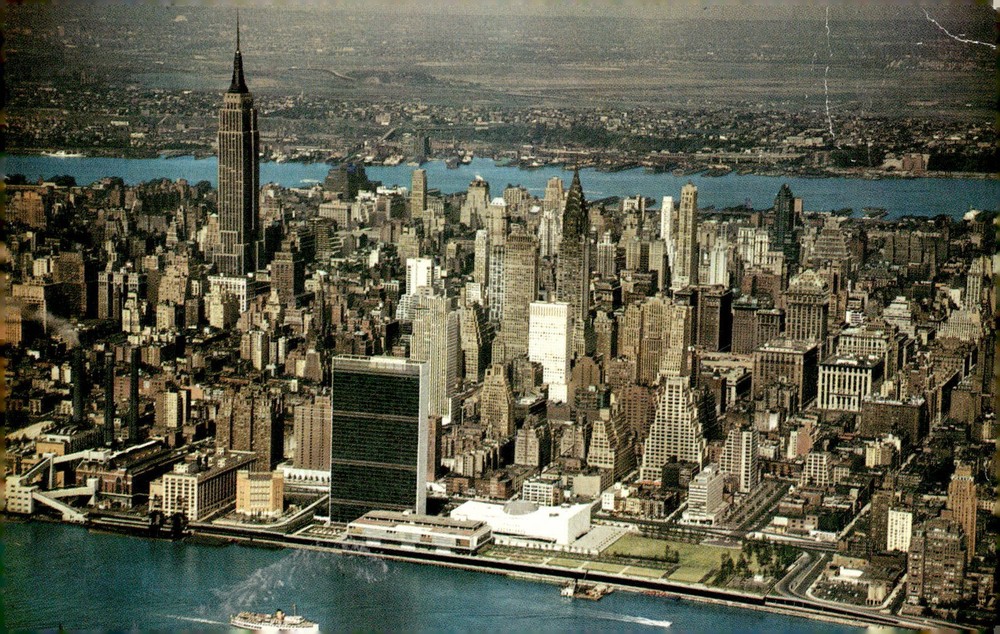 1960 New York City NYC Skyline UN Building Empire State Chrysler MCM Postcard