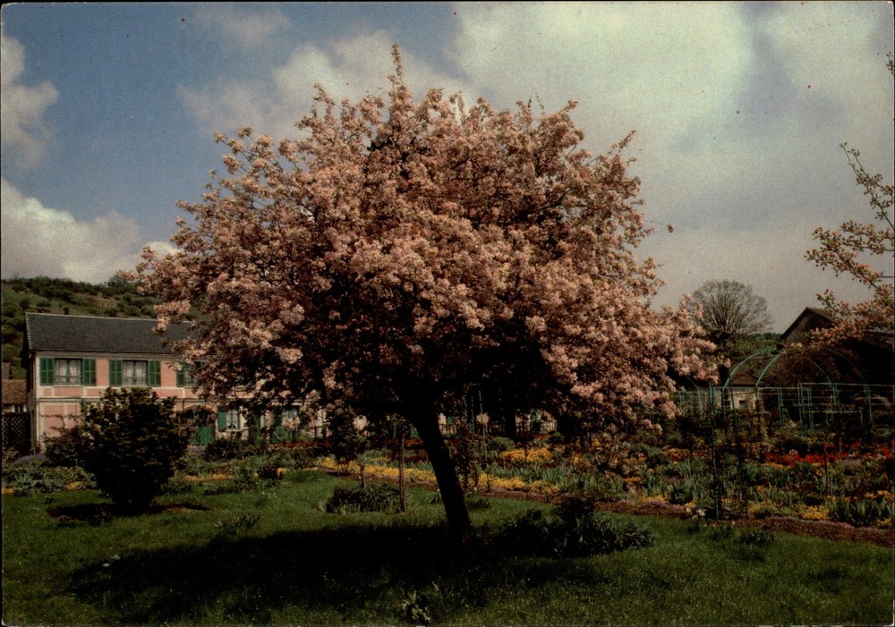Musee Claude Monet Giverny The clos normand vintage postcard z757