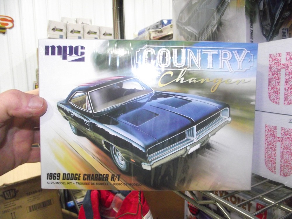 MPC 1969 dodge charger R/T Model KIT NIB sealed