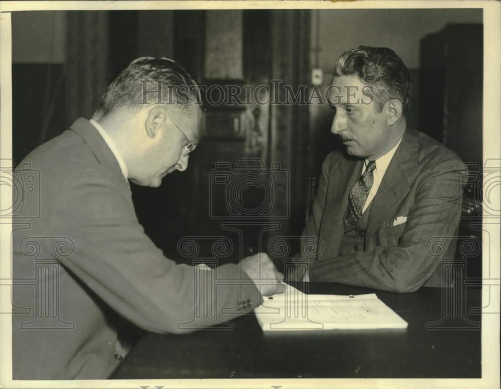 1935 Press Photo Noel Scaffa & attorney I. Bregoff in New York courthouse
