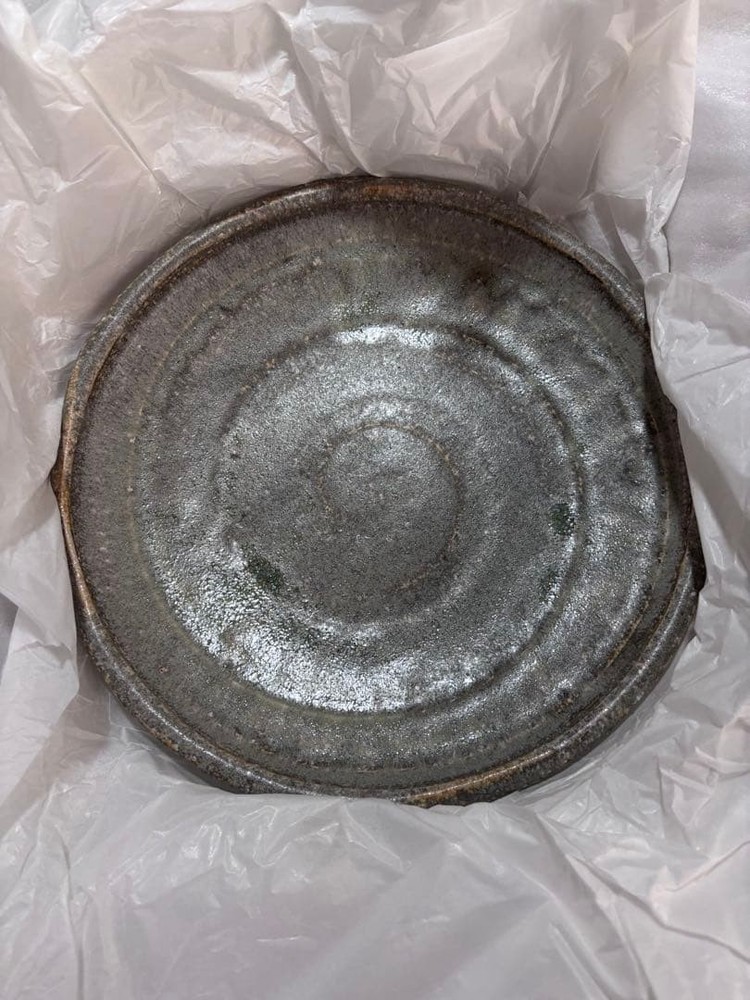 Kenjuro Ceramic Shigaraki Plate Iron Glaze Brush Grain Handmade Pottery