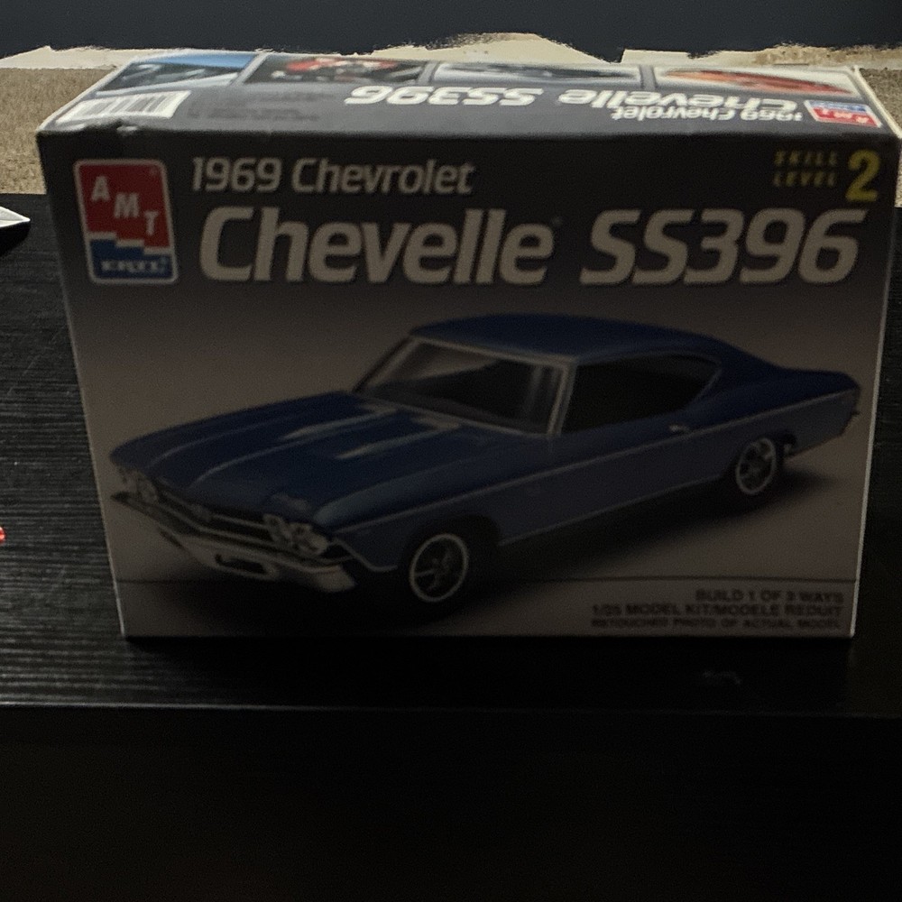AMT '69 Chevrolet Chevelle SS396 1:25 Model Car Kit Skill 2 #6202