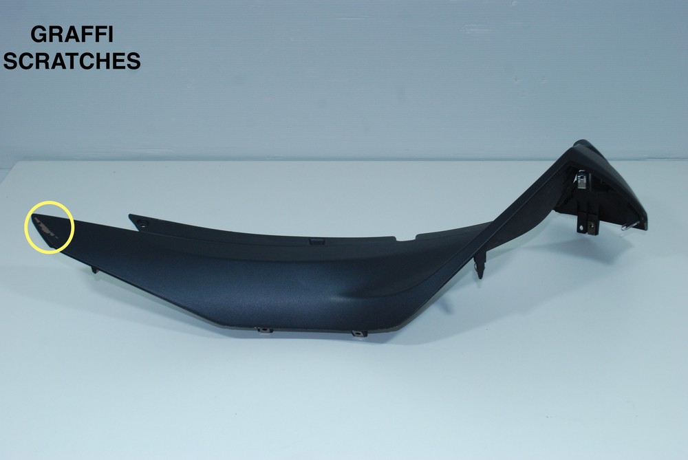 FRONT LEFT FOOTREST BODY PIAGGIO BEVERLY 400 S ABS-ASR 2021 2023