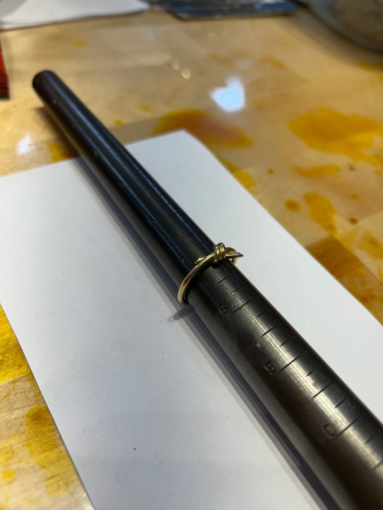 Tiffany and Co. Knot Ring, 18k yellow Gold Knot Collection Size 7