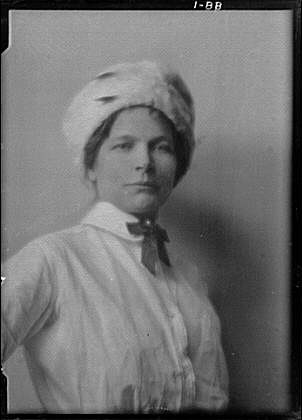 Photo:Alice Loader Portrait Photograph 1911-1925