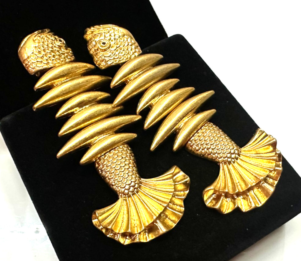 Vtg Costume Unique Fish Gold Tone Pierced Earrings Jewelry Lot H