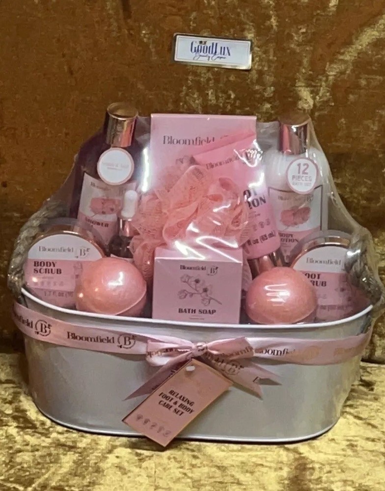Spa Gift Basket - Rose water And Ivy Scent -For Women, Birthday, Christmas  🎁
