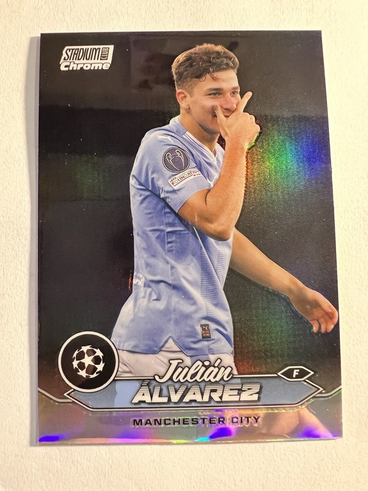 2023-24 Topps Stadium Club Chrome UEFA Julian Alvarez Refractor #19