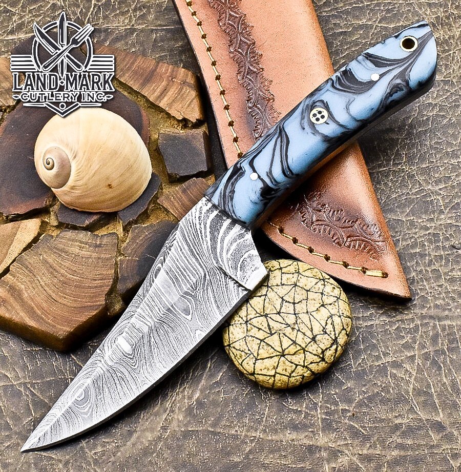 BEAUTIFUL DAMASCUS HANDE MADE HUNTING SKINNER KNIFE WITH RESIN HANDLE