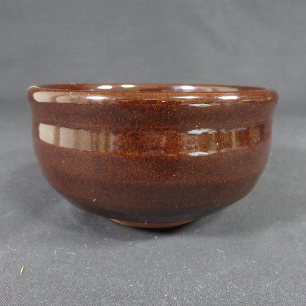 Wine Red Tea Bowl Tokusa-yaki Ceramic Matcha Chawan with Wooden Box