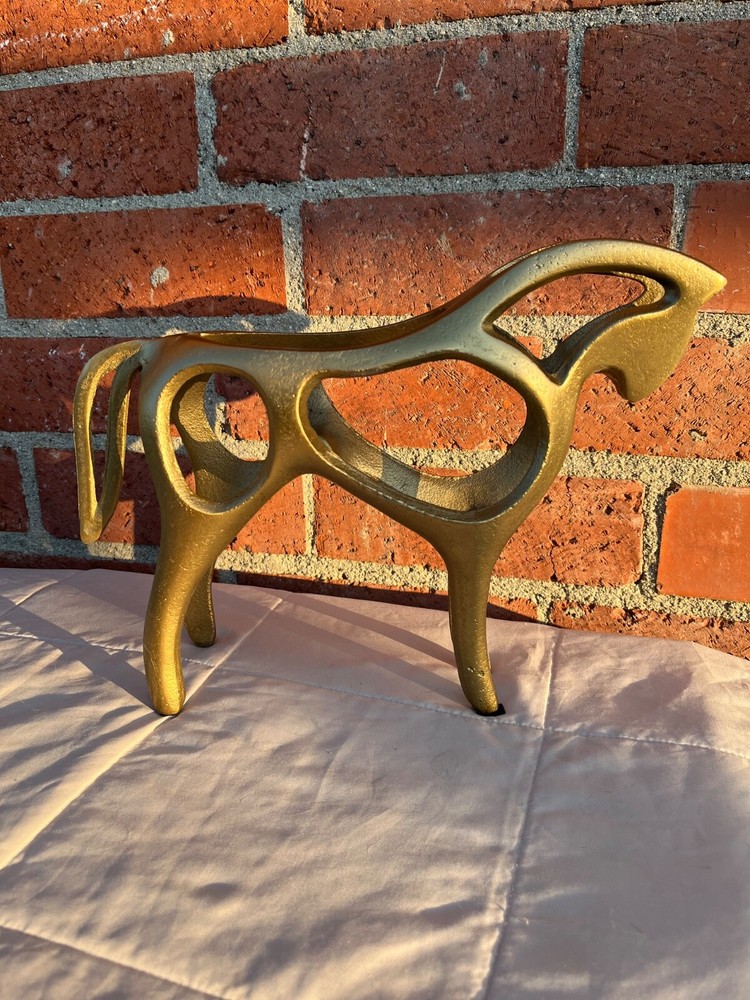 Stylish Abstract Metal Horse Statue Figurine for Modern Decor-image