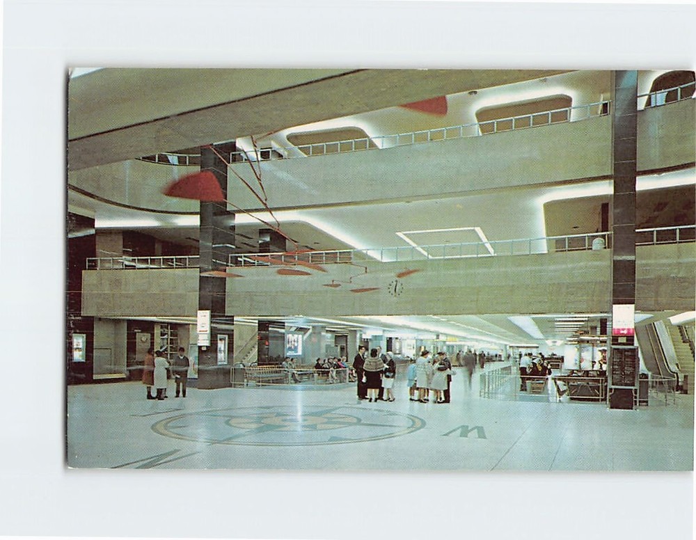Postcard Interior Greater Pittsburgh Airport Pittsburgh Pennsylvania USA