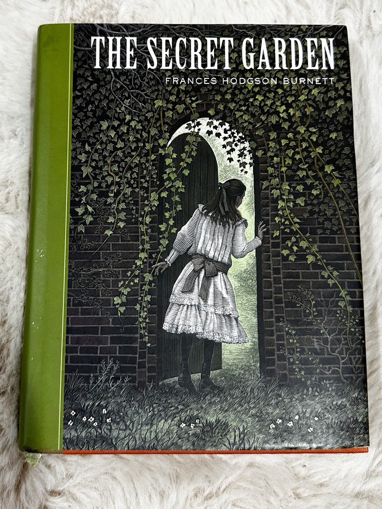 Secret Garden by Frances Hodgson Burnett (2004, Hardcover)
