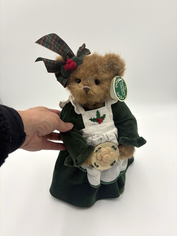 Vintage The Bearington Collection Missy Sugarbaker Bear Christmas 11