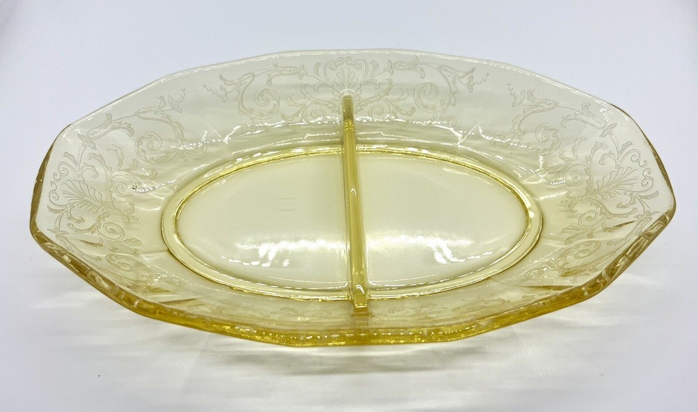 Vintage American Fostoria Versailles Oval Yellow Relish 2 Part Dish 8.5” 1930s