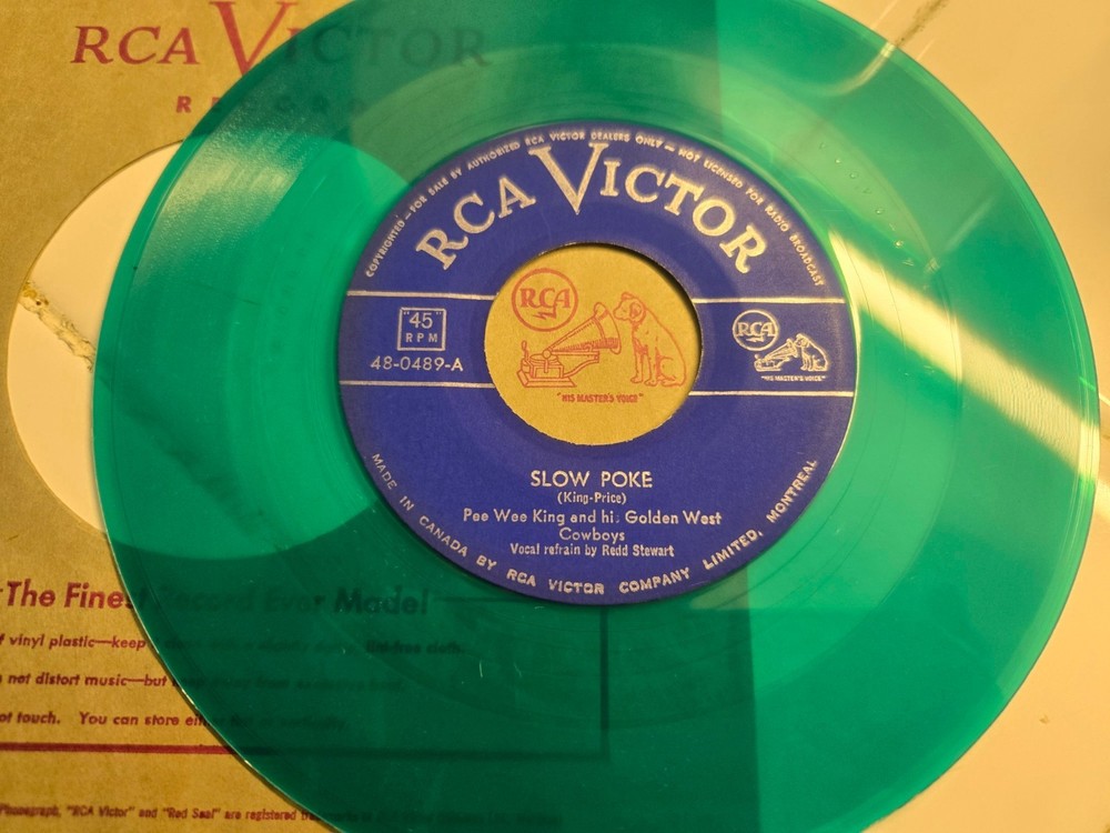 1951 45 RPM PEE WEE KING on CANADA RCA VICTOR # 0489 GREEN VINYL VG++ TO M-