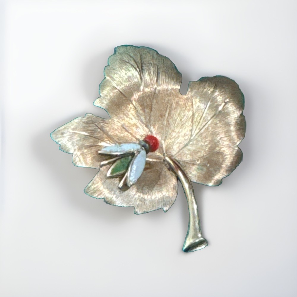 Vintage Signed Krementz Gold Tone Maple Leaf Pin Brooch Enamel Bee