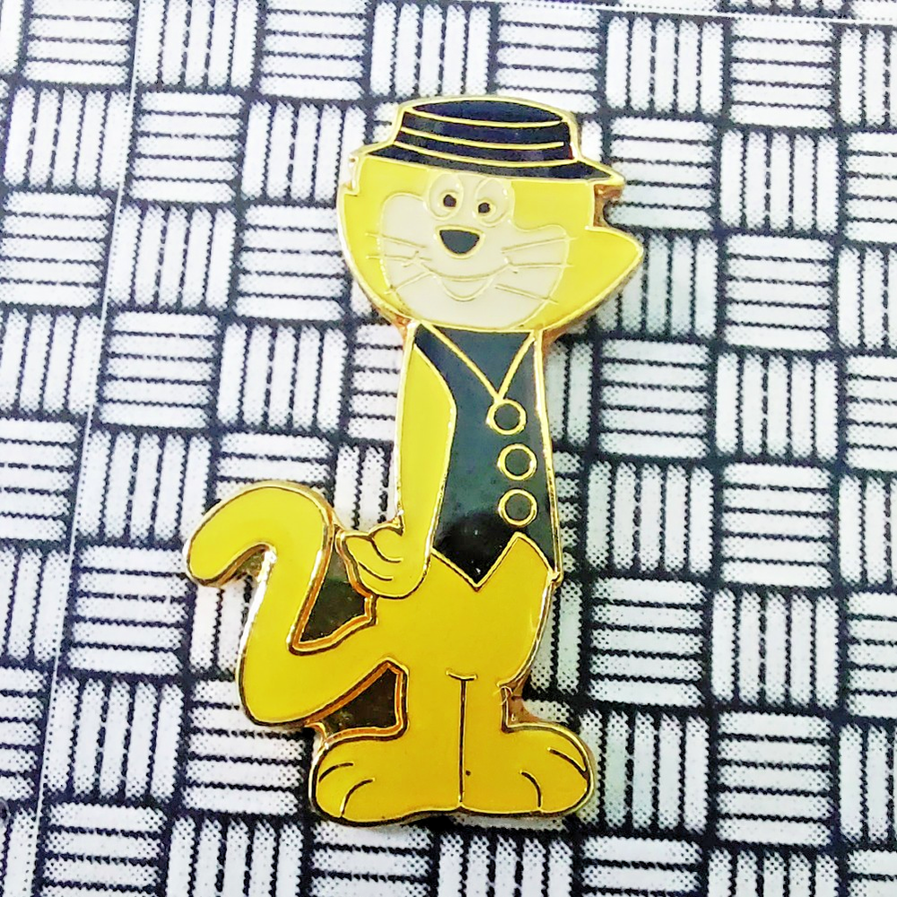 Top Cat Cartoon Enamel Pin Badge  29mm x 15mm