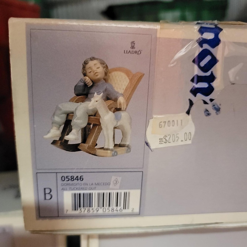 Charming Lladro Naptime Porcelain Figurine 5448 Sleeping Baby