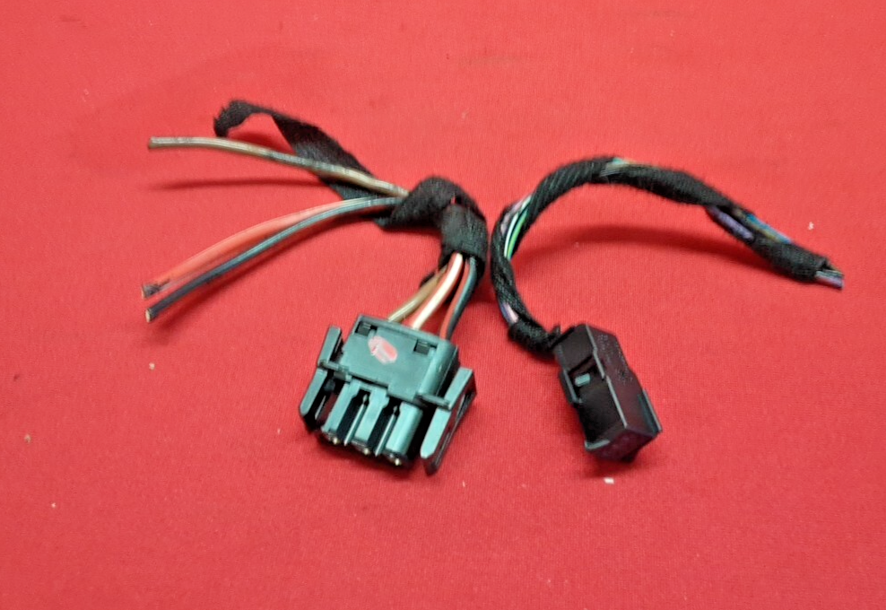 2004 Range Rover HSE Rear Wiper Motor Assembly with Pigtail 0390207571