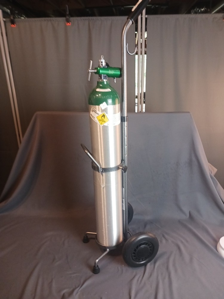 USED Medical Oxygen Tank Size E 680 Liters Cylinder With Cart And Valve