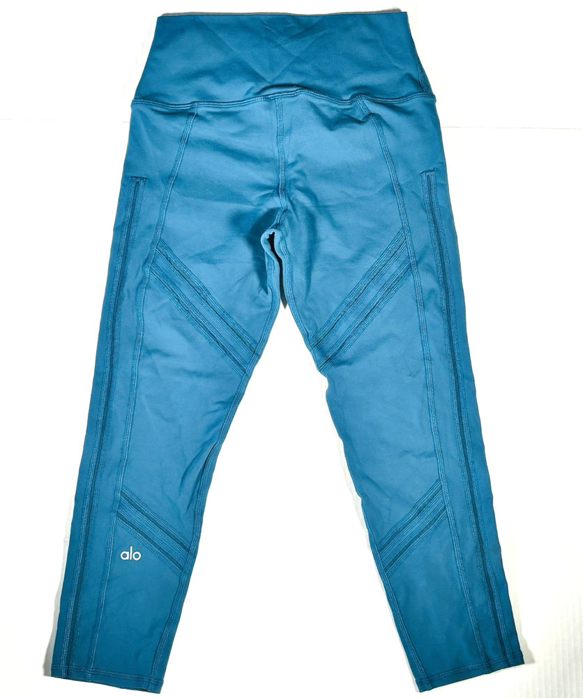 Alo Yoga High Rise Capri Leggings Teal Size S EUC Womens Yoga Activewear
