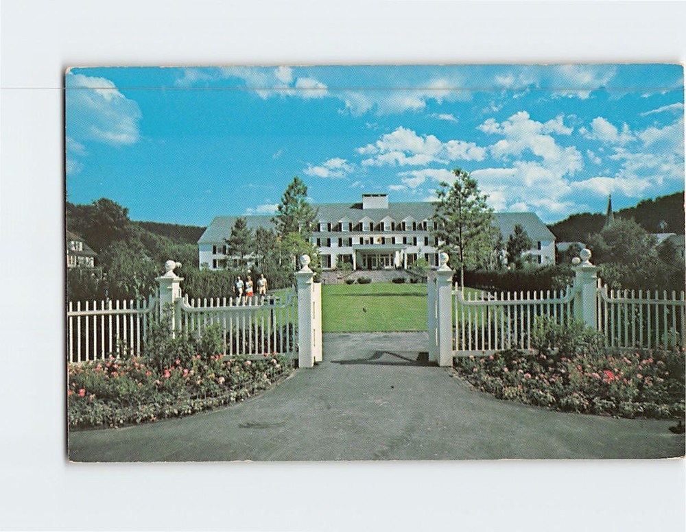 Postcard Woodstock Inn Woodstock Vermont USA