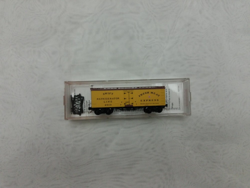 Micro Trains 58010 N Scale Reefer Swift #2813