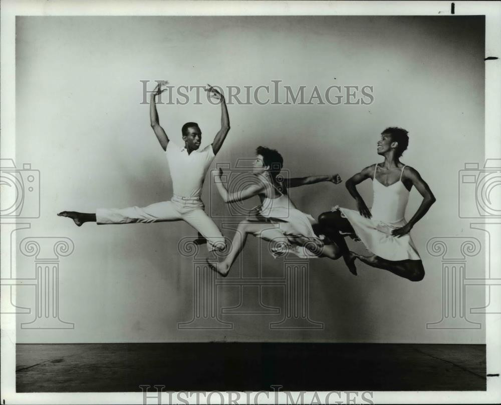 1987 Press Photo Lar Lubovitch Dance Company-Concerto Six Twenty Two - cvb62117