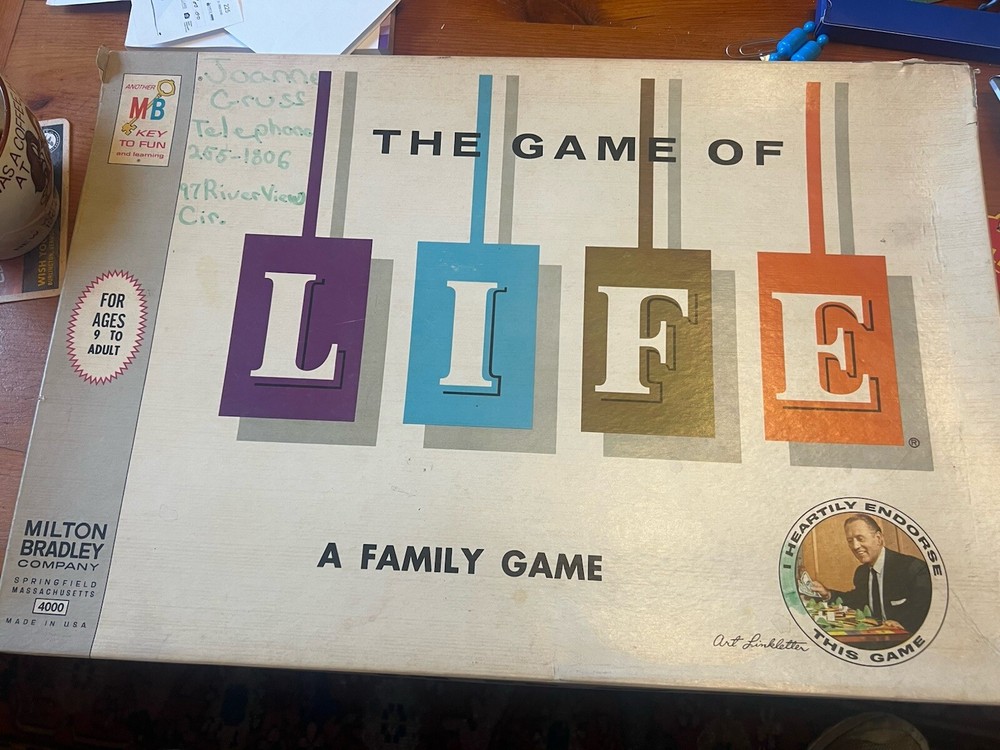 Milton Bradley The Game of Life Board Game - 4000