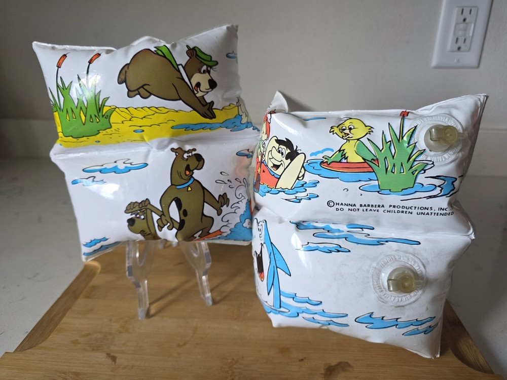 Vintage 1982 Pair Arm Floaties Hanna Barbera Yogi Scooby Flintstones Excellent