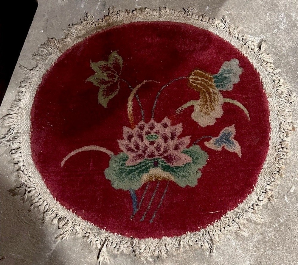 Vintage Chinese handmade Round Red Floral Area Rug with Fringe, Multicolor.