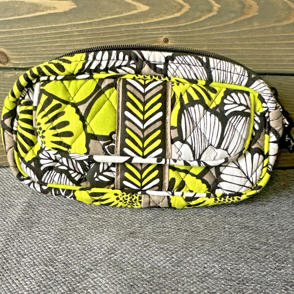SALE!!!  Vera Bradley Mirror cosmetic in retired Citron pattern!  Fast Shipping!