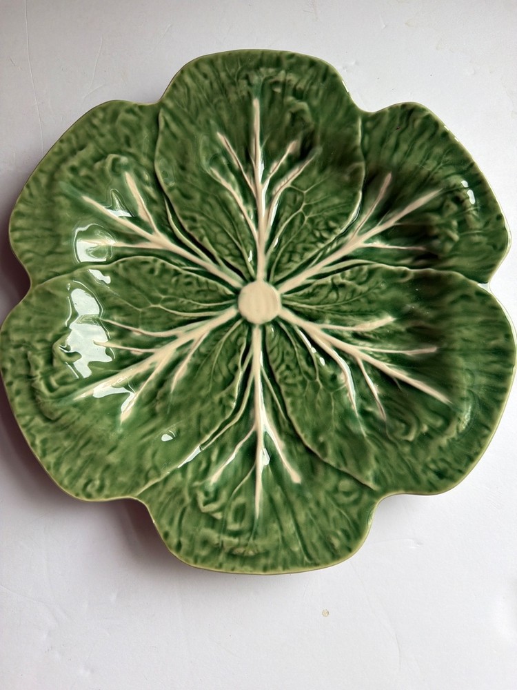 Bordallo Pinheiro Majolica Cabbage Green Leaves  Serving/ dinner Plate 10.5 “