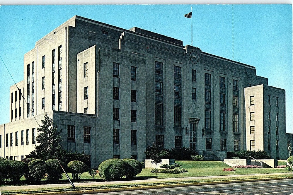 Postcard COURT HOUSE SCENE Macon Illinois IL m/09 AI0419