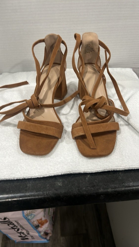 BCBGerenation Elegant Heel Shoes With Straps Size 6.5 Light Brown Color