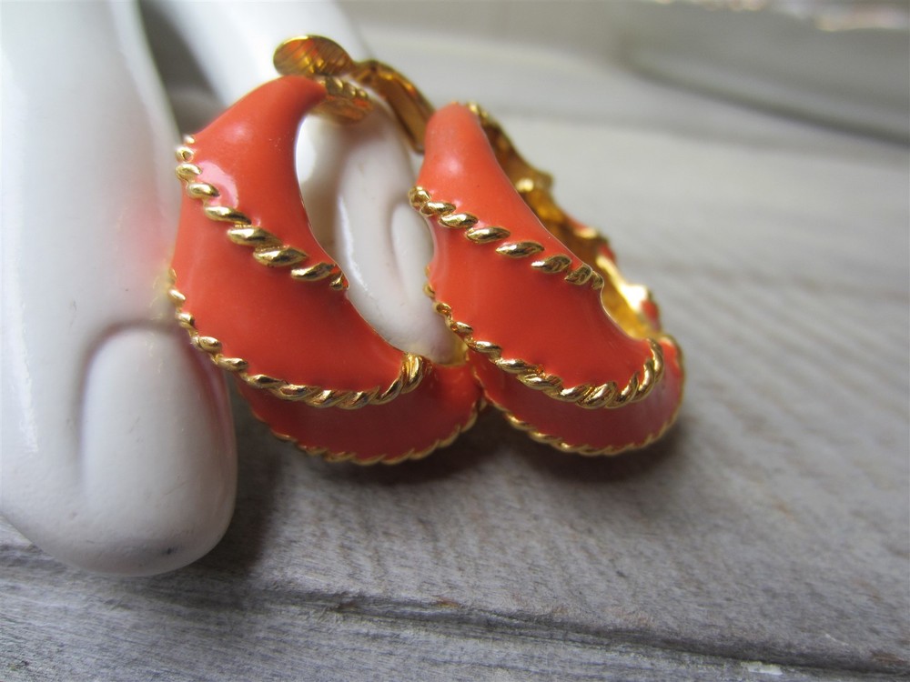 Vintage Kenneth Lane Orange Enamel 1 1/4
