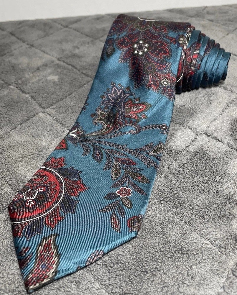 Christian Dior Blue & Red Elegant Floral Silk Men's Neck Tie 58