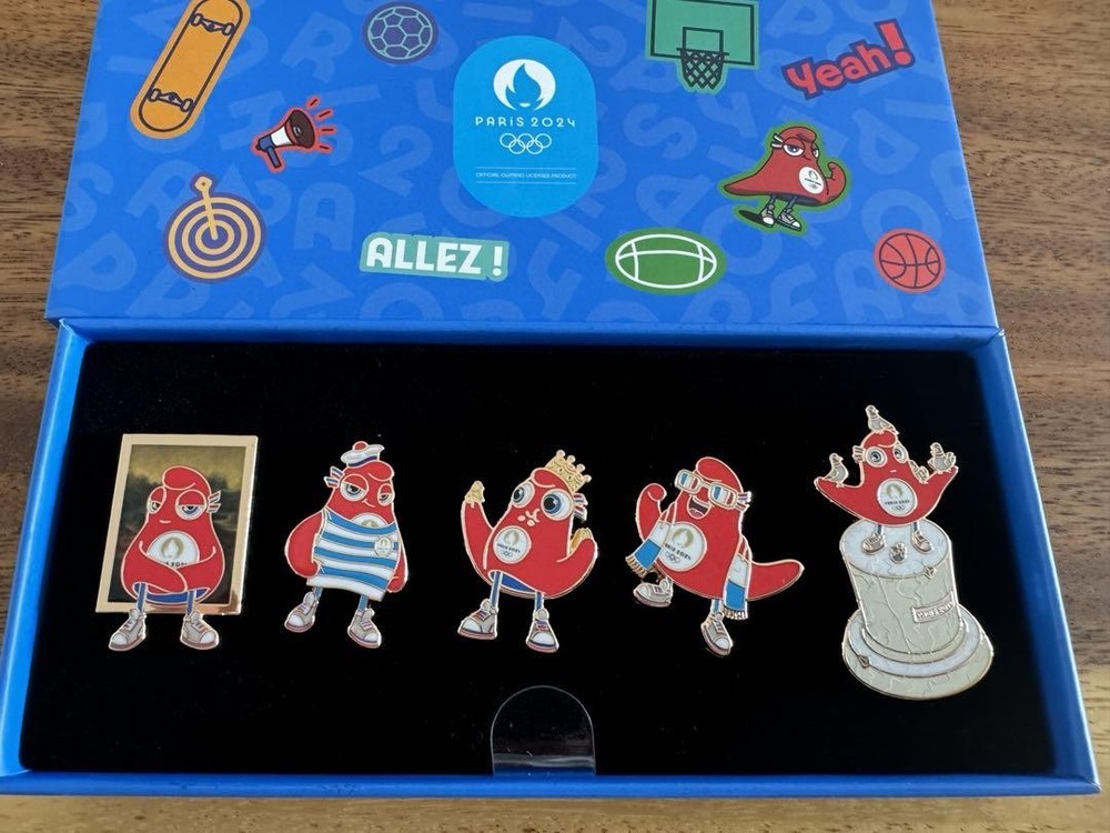 Paris Olympics Pin Badge – France Impression Collectible  