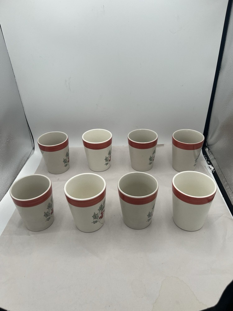 VTG Gibson Everyday Holiday  Accent Christmas Holly Berry Mugs Set Of 8-image