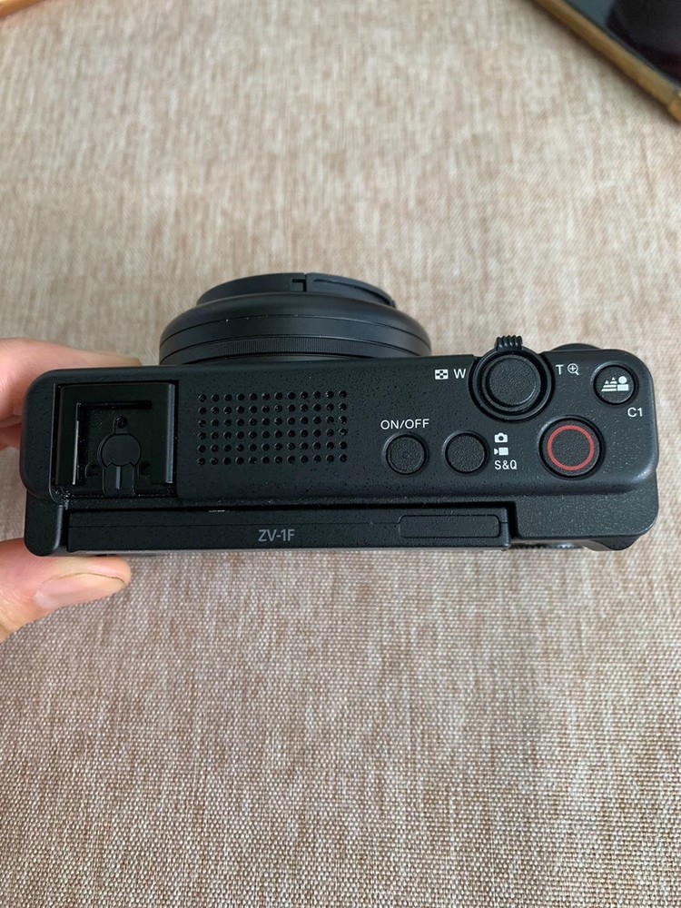 Sony ZV-1F 20.1MP 4K Video f/2 Touch Flip Screen Vlogging Compact Digital Camera