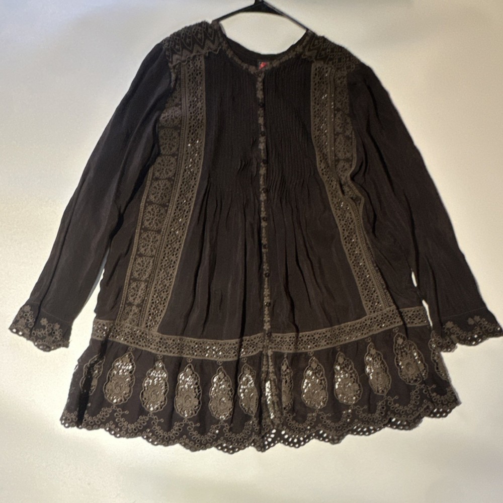 Johnny Was Floral Embroidered Tunic Blouse Button Knit Cotton Brown Beige M