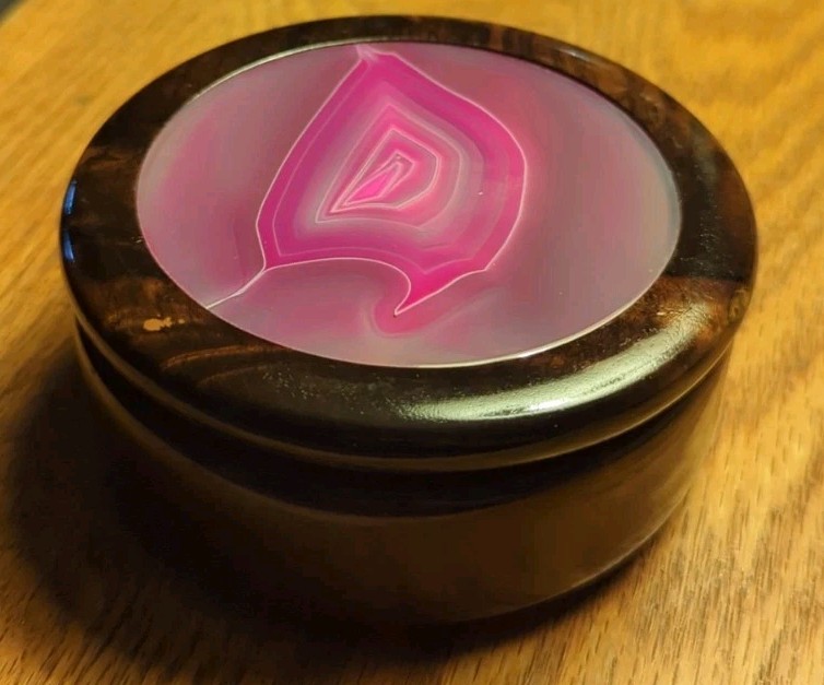 Wooden Trinket Box with Inlaid Pink Agate Stone Lid 4