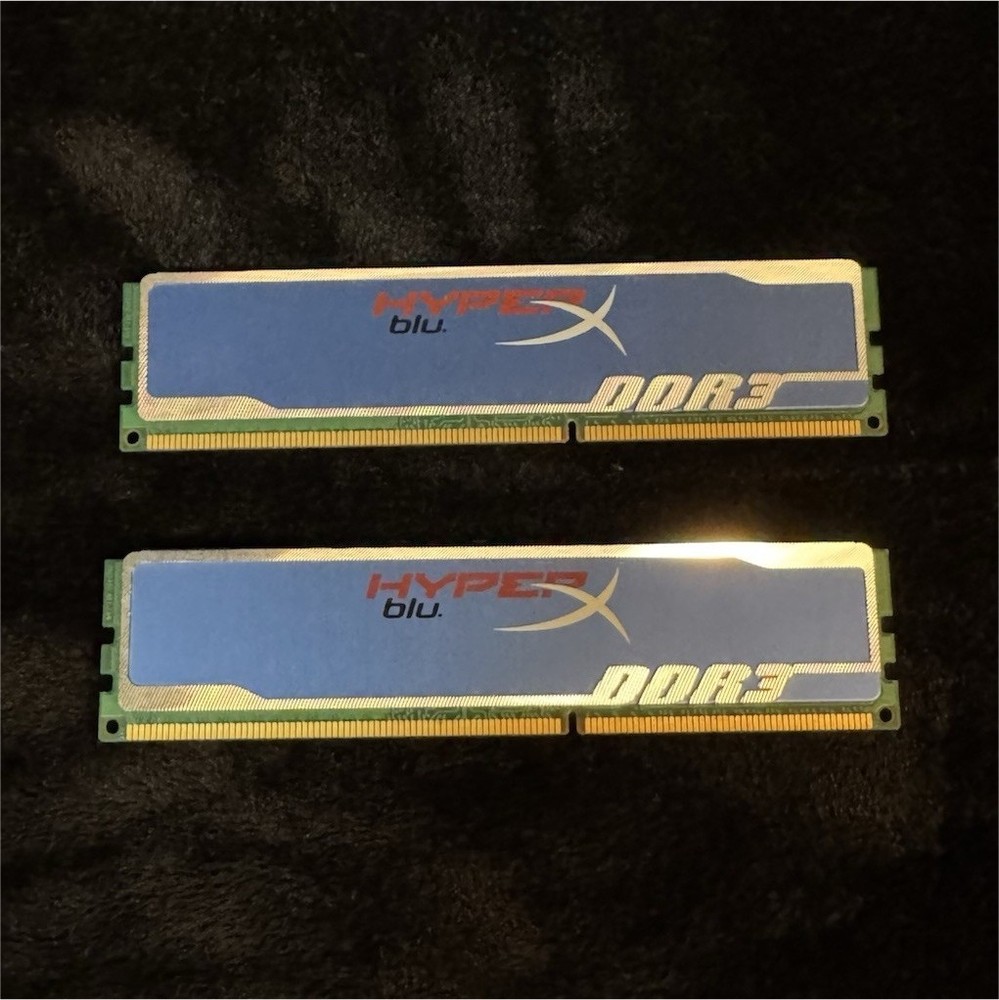 Kingston HyperX Blu DDR3 DIMM 8GB (2x4GB) PC3-12800 240-Pin RAM Modules