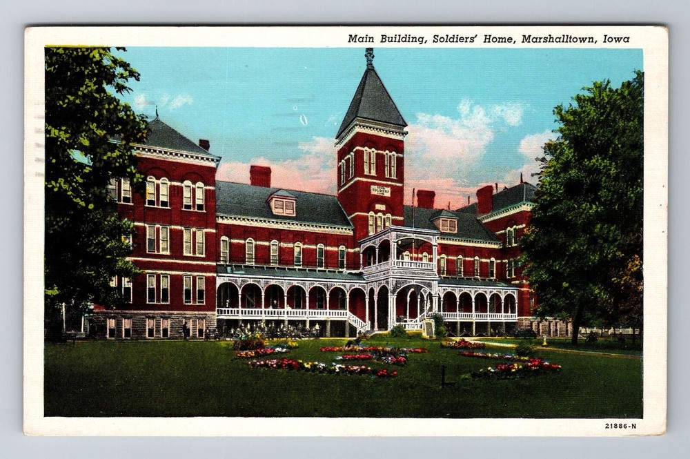 Marshalltown IA-Iowa, Main Building, Soldiers Home, Vintage c1946 Postcard