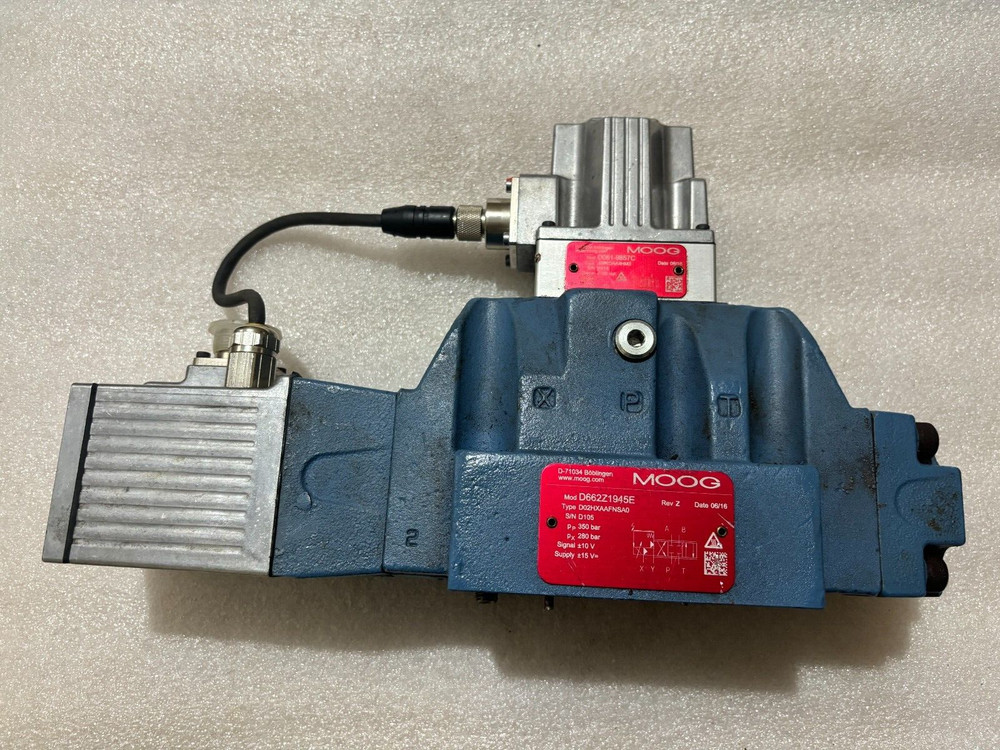 Moog D662Z1945E Proportional Valve With D061-9857C FAST SHIP BY FEDEX