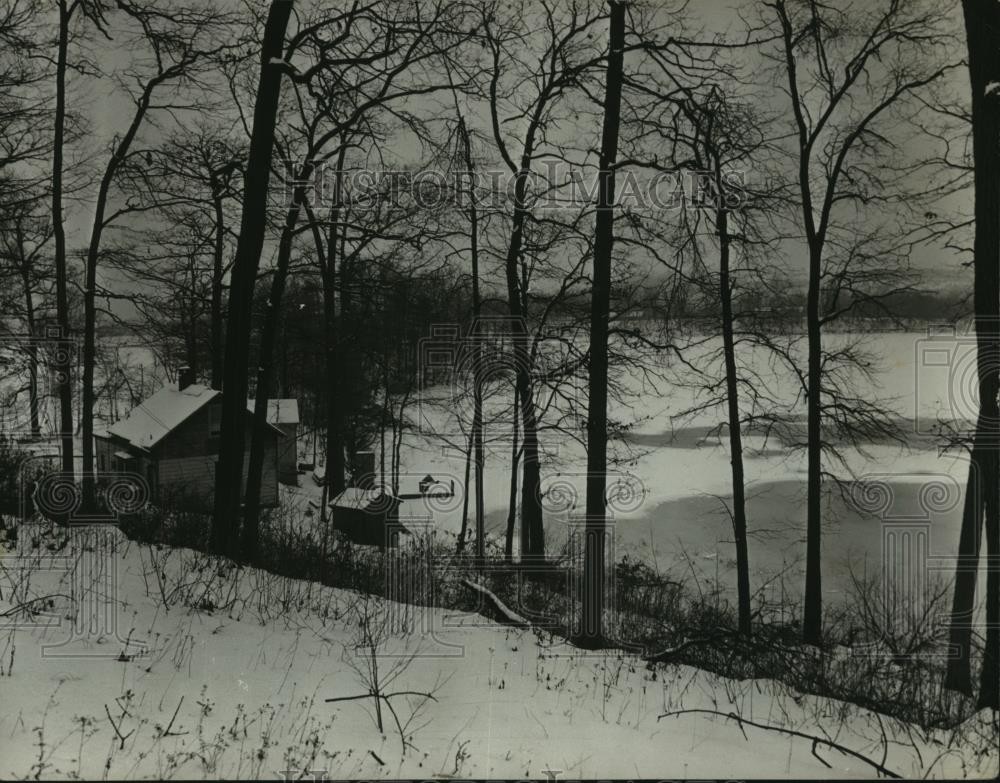 1950 Press Photo Snowy view of Kinderhook Lake in Niverville, New York