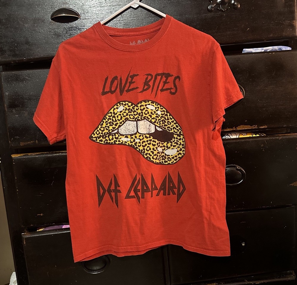 Def Leppard Love Bites Band Tee T-Shirt Graphic Print Mens Medium M