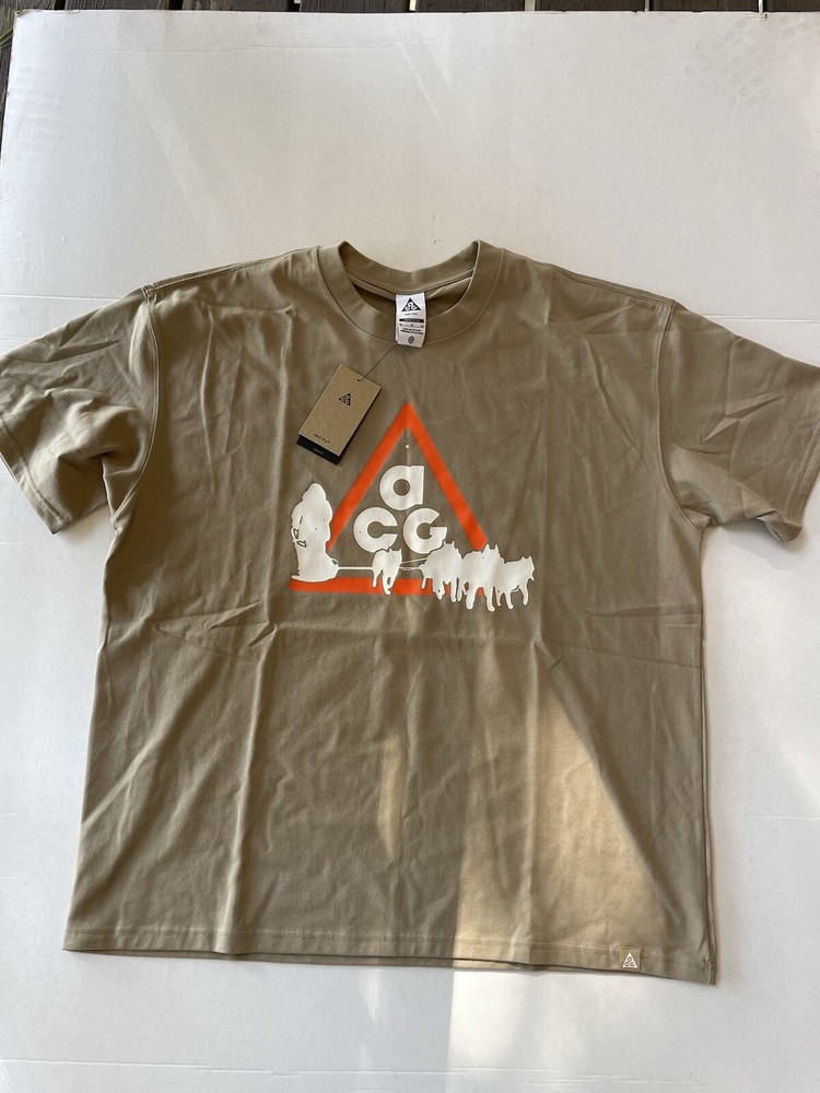 NWT Nike ACG Men’s Dri-Fit T-Shirt Khaki Loose Fit Size XL