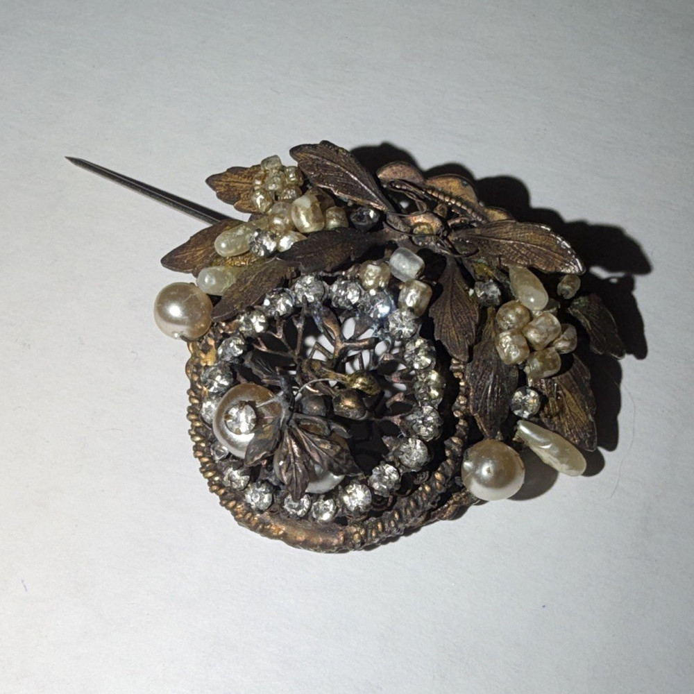 Signed Floral Flower Brooch Pin Gold Tone Clear Rhinestones Faux Pearls